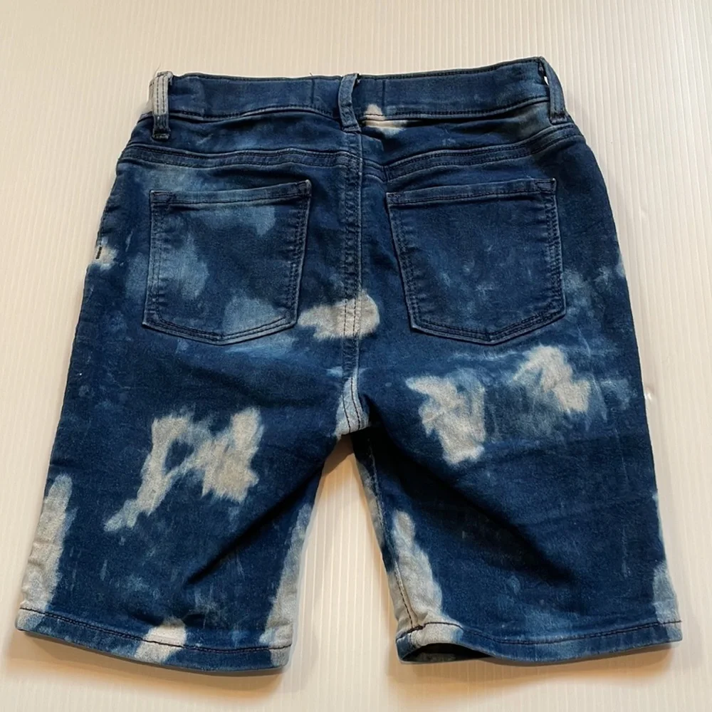 Old Navy blue & white tie dye denim shorts. Girls size 12